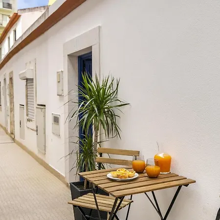 Whome Urban Escape: 1-br W/mezzanine Near Campo Ourique Appartement Lissabon