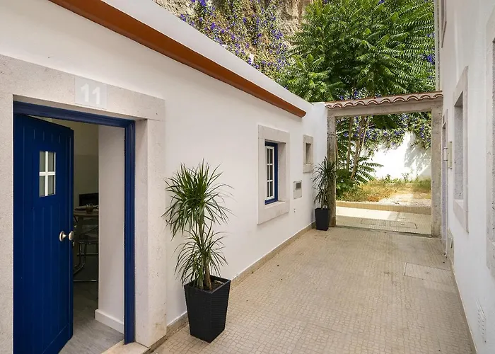 Whome Urban Escape: 1-br W/mezzanine Near Campo Ourique Διαμέρισμα *